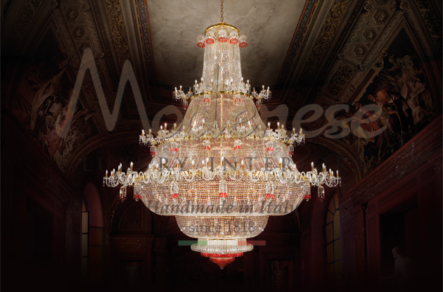 Majestic Modenese chandelier with crystals and red accent details